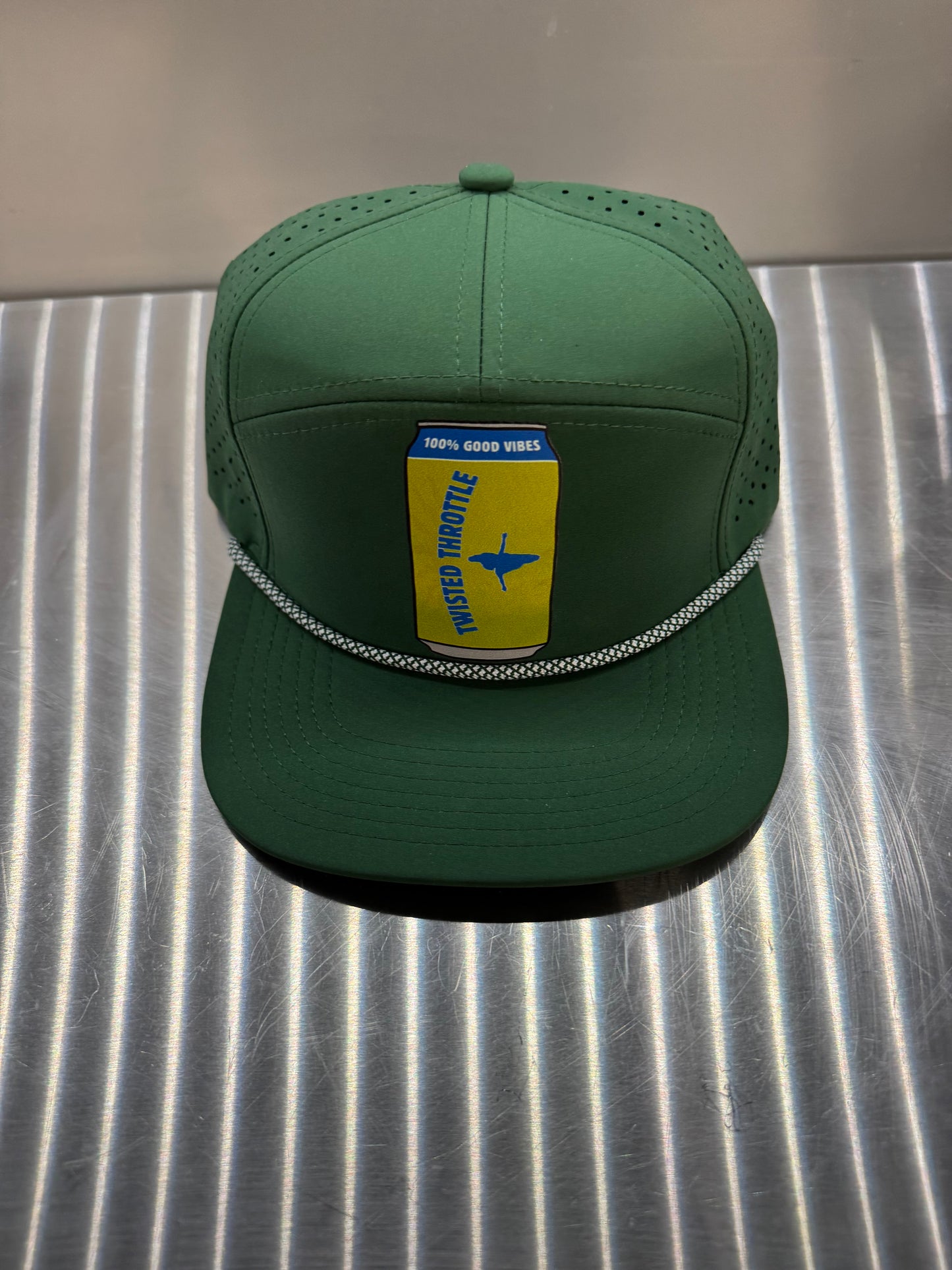 Twisted throttle hat